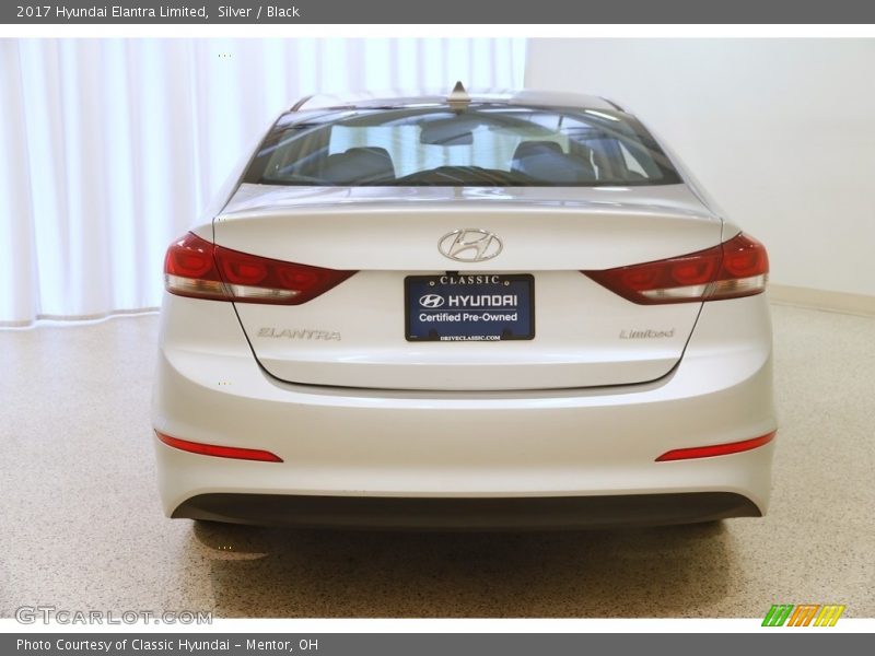 Silver / Black 2017 Hyundai Elantra Limited