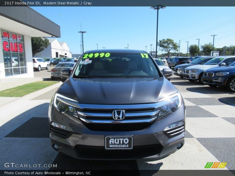 Modern Steel Metallic / Gray 2017 Honda Pilot EX