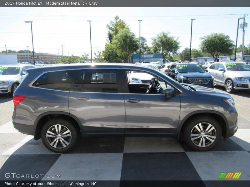 Modern Steel Metallic / Gray 2017 Honda Pilot EX