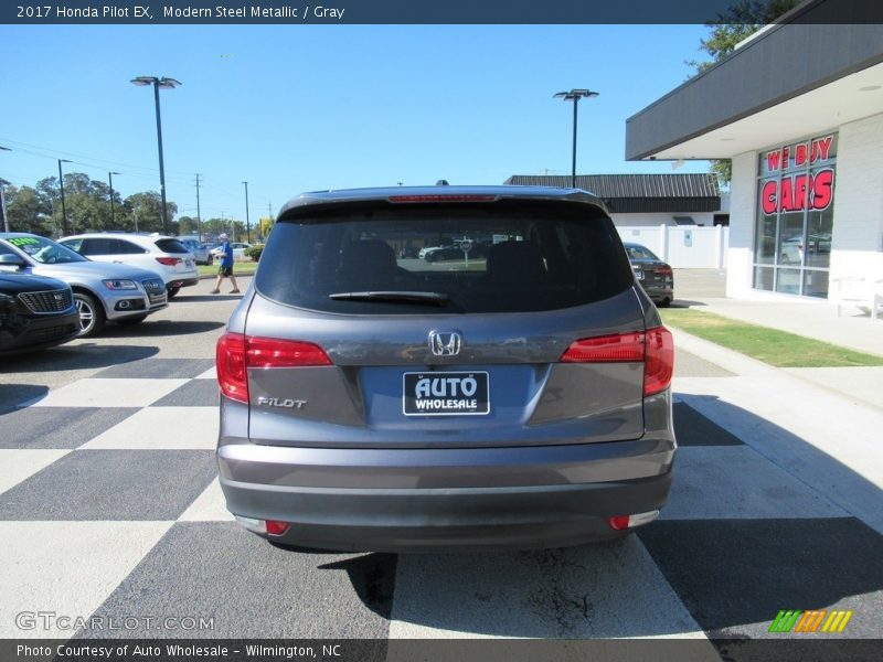 Modern Steel Metallic / Gray 2017 Honda Pilot EX