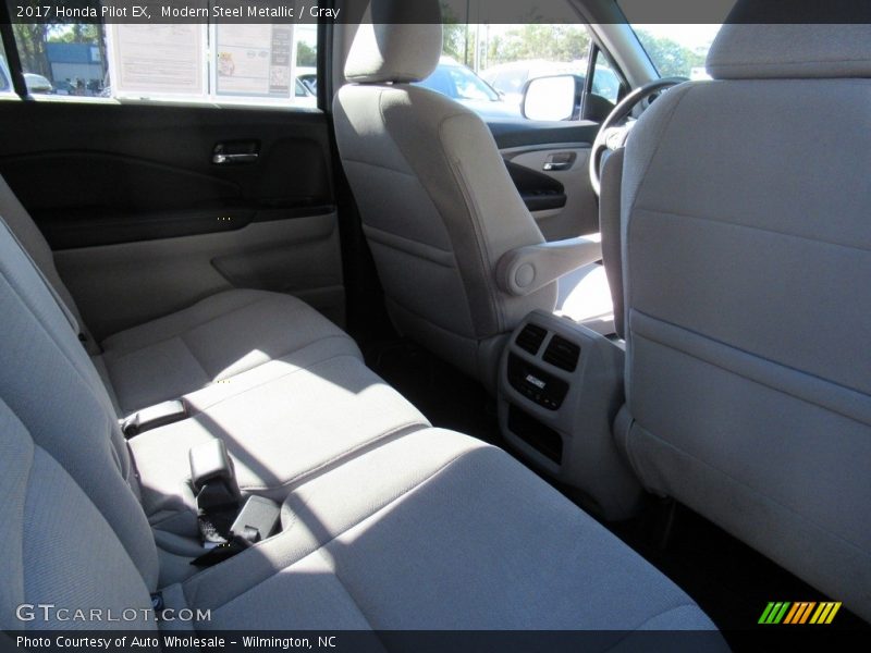 Modern Steel Metallic / Gray 2017 Honda Pilot EX