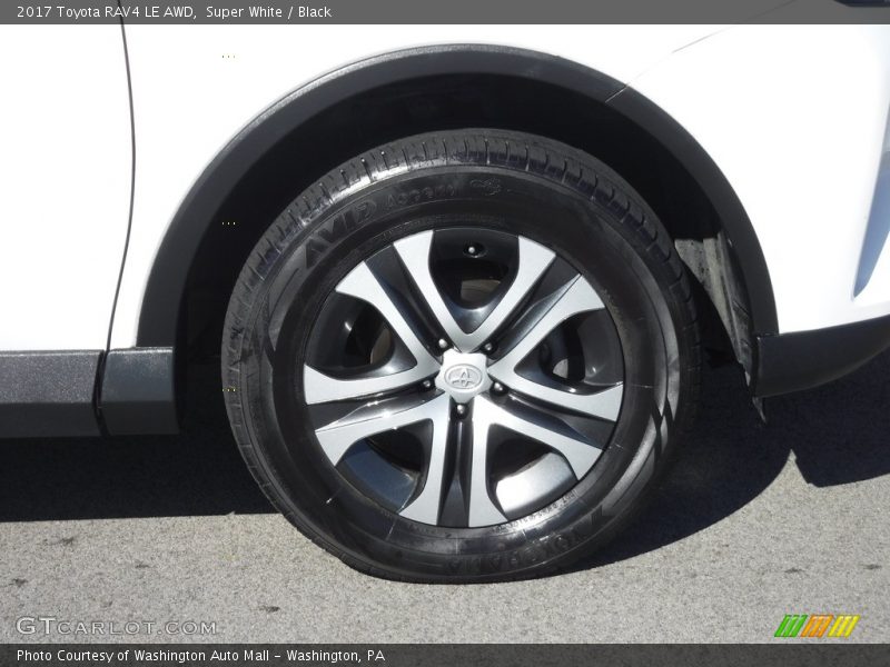 Super White / Black 2017 Toyota RAV4 LE AWD