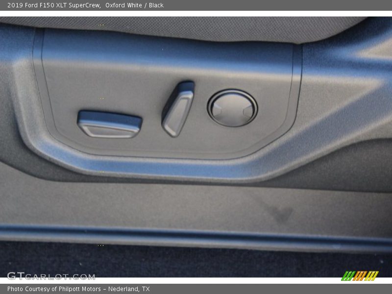 Oxford White / Black 2019 Ford F150 XLT SuperCrew