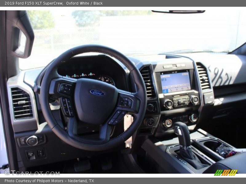 Oxford White / Black 2019 Ford F150 XLT SuperCrew