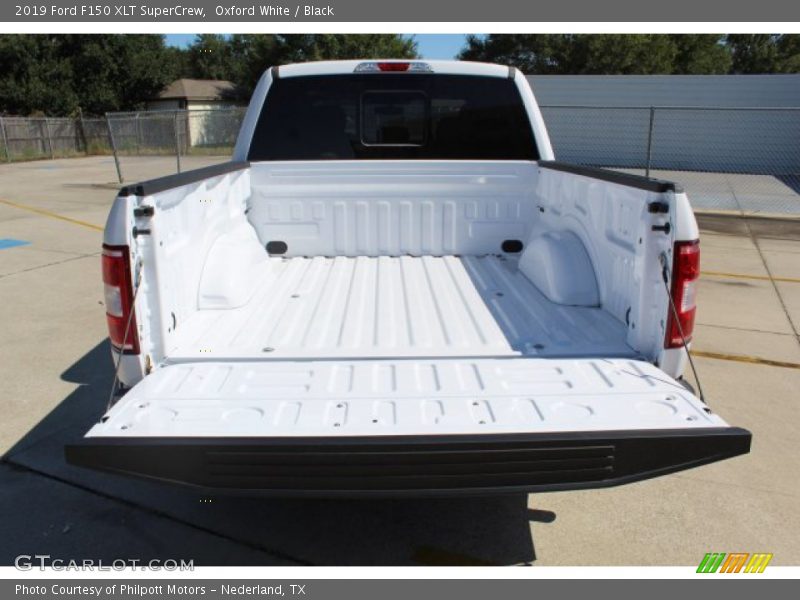 Oxford White / Black 2019 Ford F150 XLT SuperCrew
