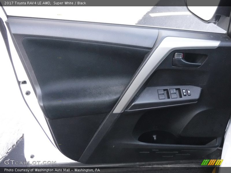 Super White / Black 2017 Toyota RAV4 LE AWD