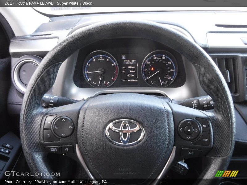 Super White / Black 2017 Toyota RAV4 LE AWD