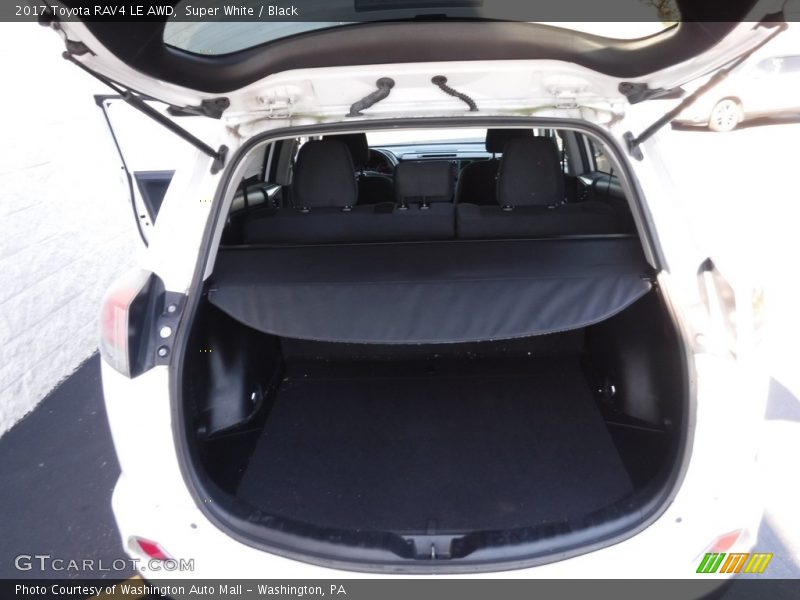 Super White / Black 2017 Toyota RAV4 LE AWD
