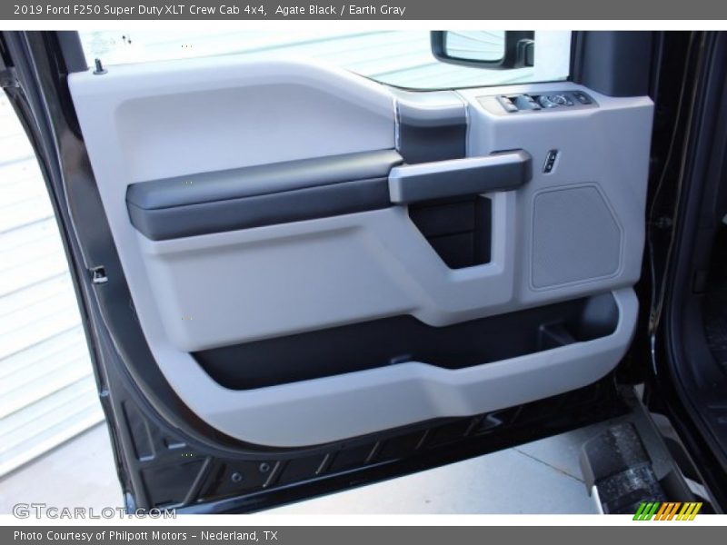 Agate Black / Earth Gray 2019 Ford F250 Super Duty XLT Crew Cab 4x4