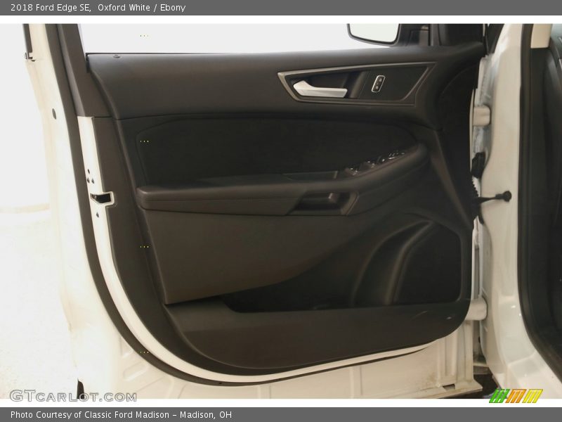Oxford White / Ebony 2018 Ford Edge SE