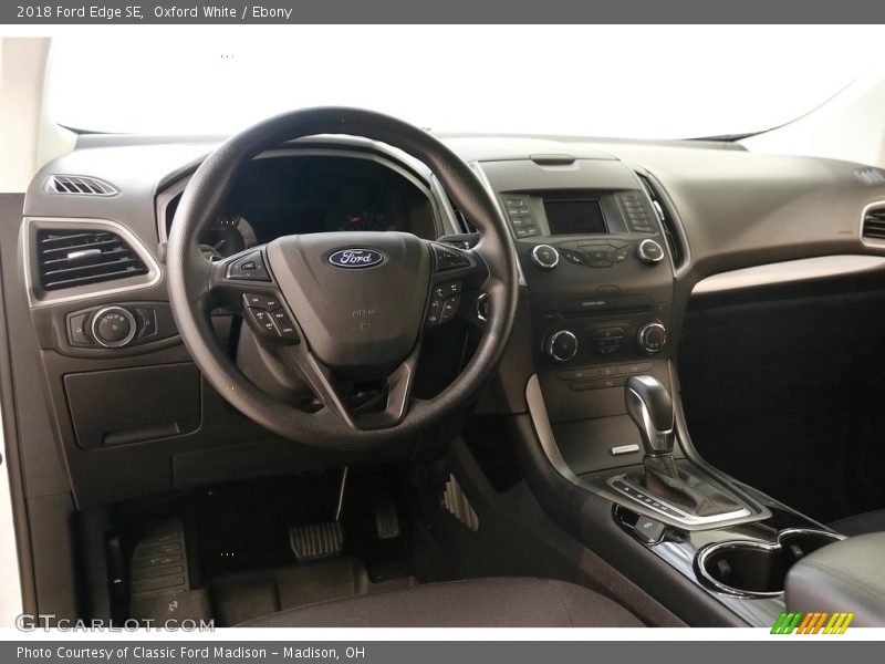 Oxford White / Ebony 2018 Ford Edge SE