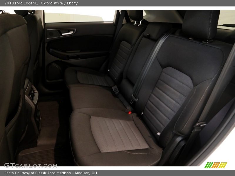 Oxford White / Ebony 2018 Ford Edge SE