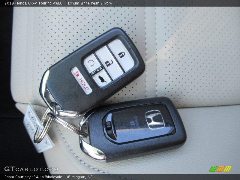 Platinum White Pearl / Ivory 2019 Honda CR-V Touring AWD