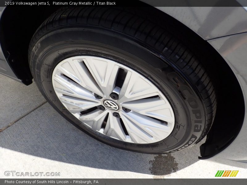 Platinum Gray Metallic / Titan Black 2019 Volkswagen Jetta S