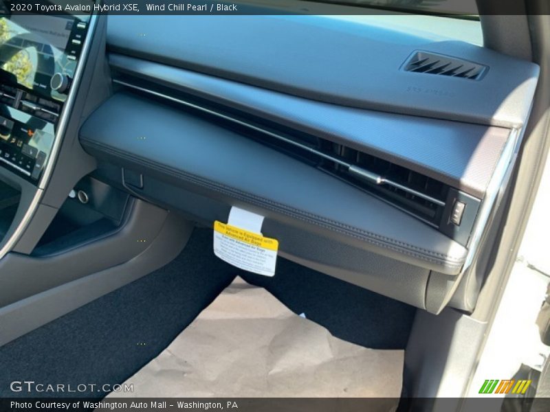 Wind Chill Pearl / Black 2020 Toyota Avalon Hybrid XSE