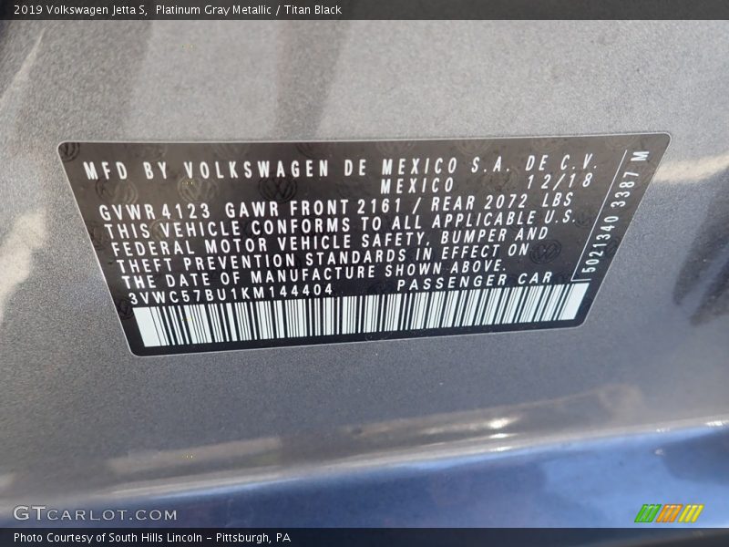 Platinum Gray Metallic / Titan Black 2019 Volkswagen Jetta S