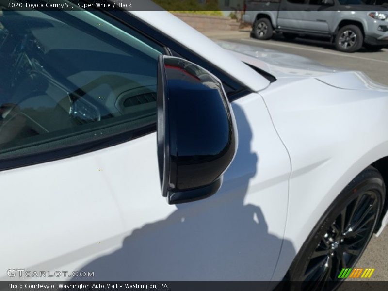 Super White / Black 2020 Toyota Camry SE