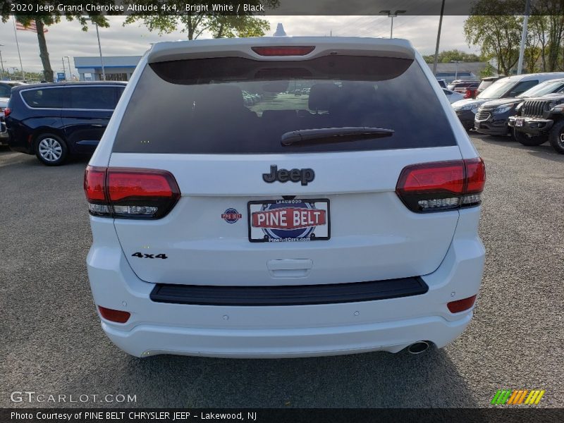 Bright White / Black 2020 Jeep Grand Cherokee Altitude 4x4