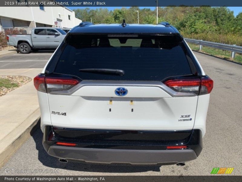 Super White / Black 2019 Toyota RAV4 XSE AWD Hybrid