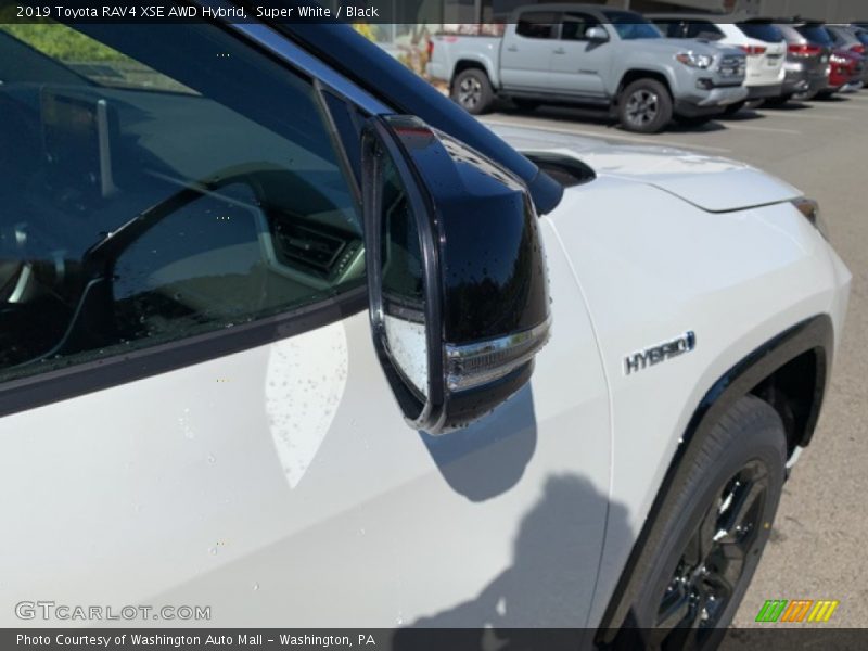 Super White / Black 2019 Toyota RAV4 XSE AWD Hybrid