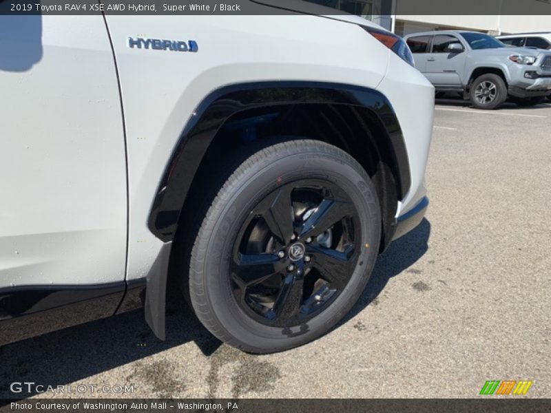 Super White / Black 2019 Toyota RAV4 XSE AWD Hybrid
