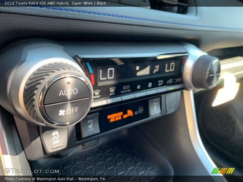 Super White / Black 2019 Toyota RAV4 XSE AWD Hybrid