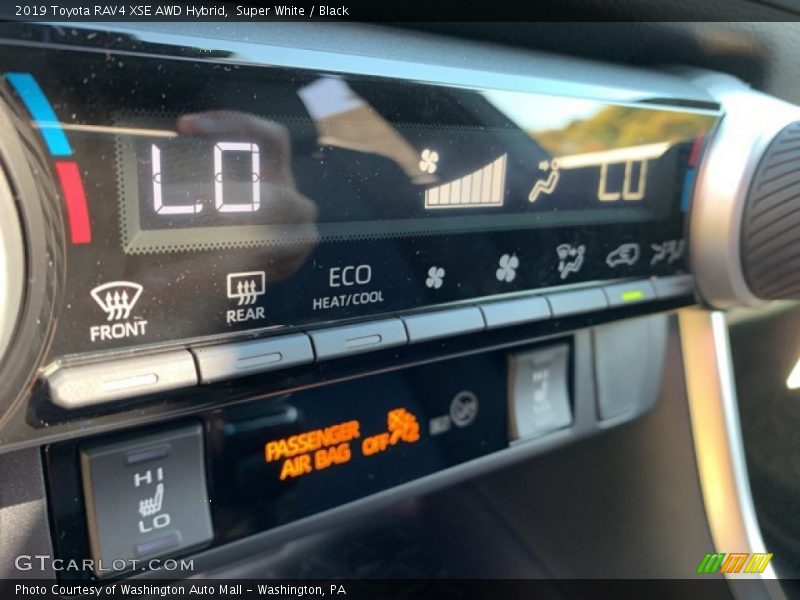 Super White / Black 2019 Toyota RAV4 XSE AWD Hybrid