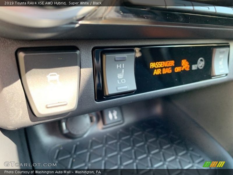 Super White / Black 2019 Toyota RAV4 XSE AWD Hybrid