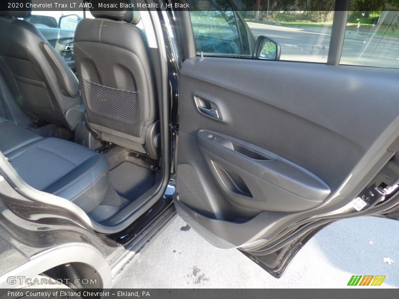 Mosaic Black Metallic / Jet Black 2020 Chevrolet Trax LT AWD