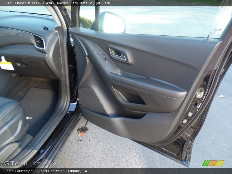 Mosaic Black Metallic / Jet Black 2020 Chevrolet Trax LT AWD