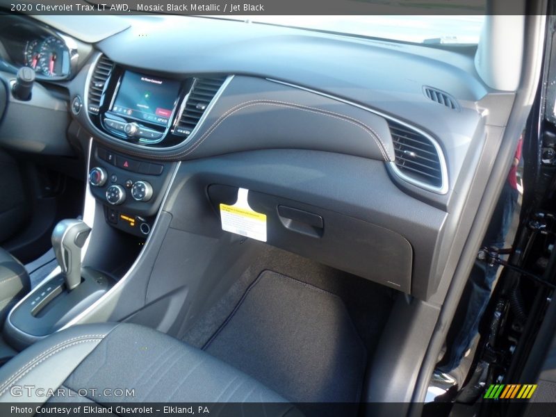 Mosaic Black Metallic / Jet Black 2020 Chevrolet Trax LT AWD