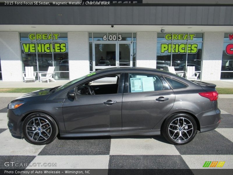 Magnetic Metallic / Charcoal Black 2015 Ford Focus SE Sedan