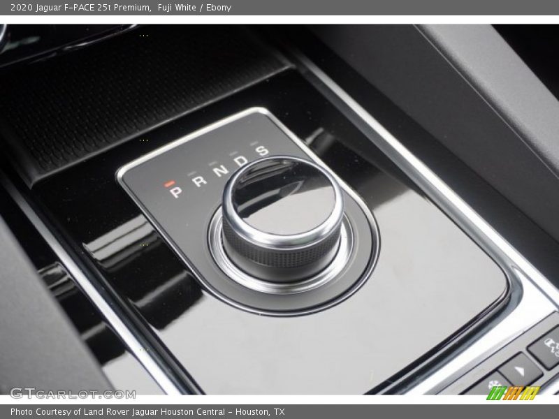 Fuji White / Ebony 2020 Jaguar F-PACE 25t Premium