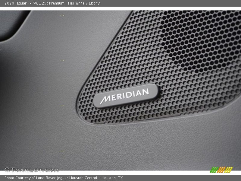Fuji White / Ebony 2020 Jaguar F-PACE 25t Premium