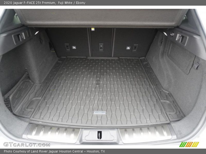 Fuji White / Ebony 2020 Jaguar F-PACE 25t Premium