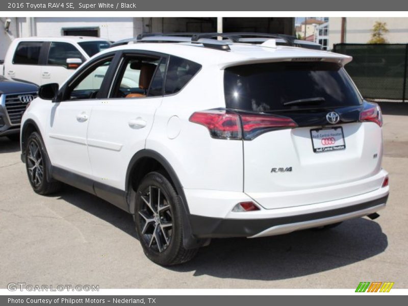 Super White / Black 2016 Toyota RAV4 SE