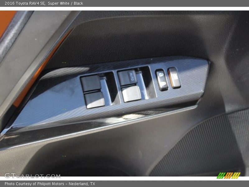 Super White / Black 2016 Toyota RAV4 SE
