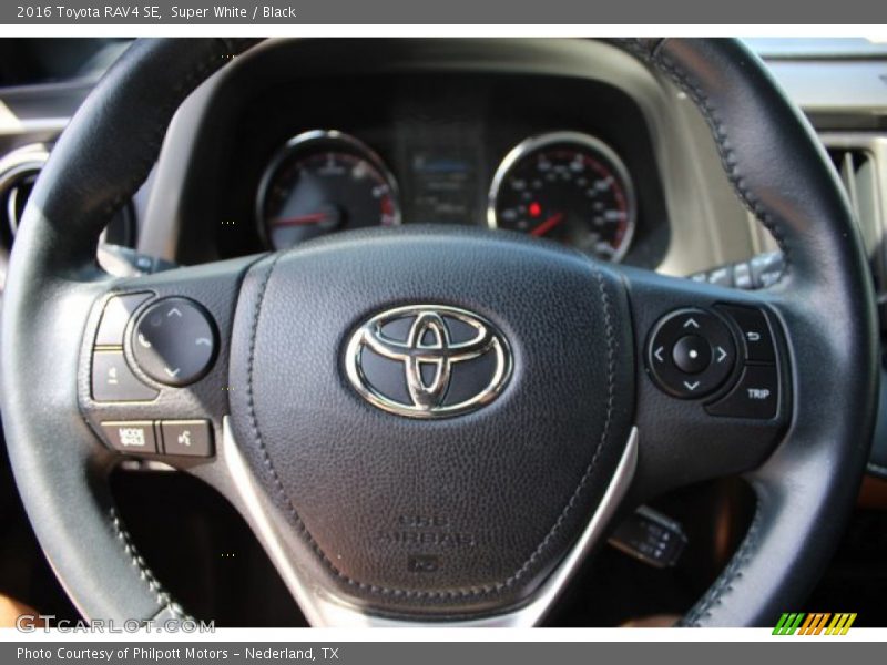 Super White / Black 2016 Toyota RAV4 SE