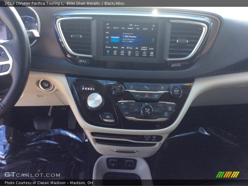 Billet Silver Metallic / Black/Alloy 2019 Chrysler Pacifica Touring L