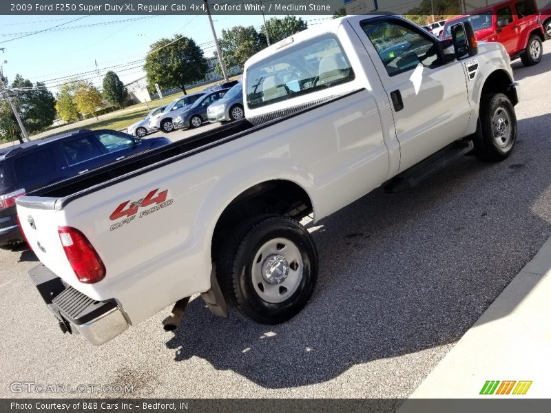 Oxford White / Medium Stone 2009 Ford F250 Super Duty XL Regular Cab 4x4