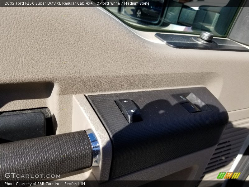 Oxford White / Medium Stone 2009 Ford F250 Super Duty XL Regular Cab 4x4