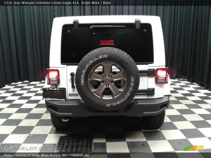 Bright White / Black 2018 Jeep Wrangler Unlimited Golden Eagle 4x4