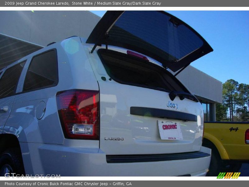 Stone White / Medium Slate Gray/Dark Slate Gray 2009 Jeep Grand Cherokee Laredo