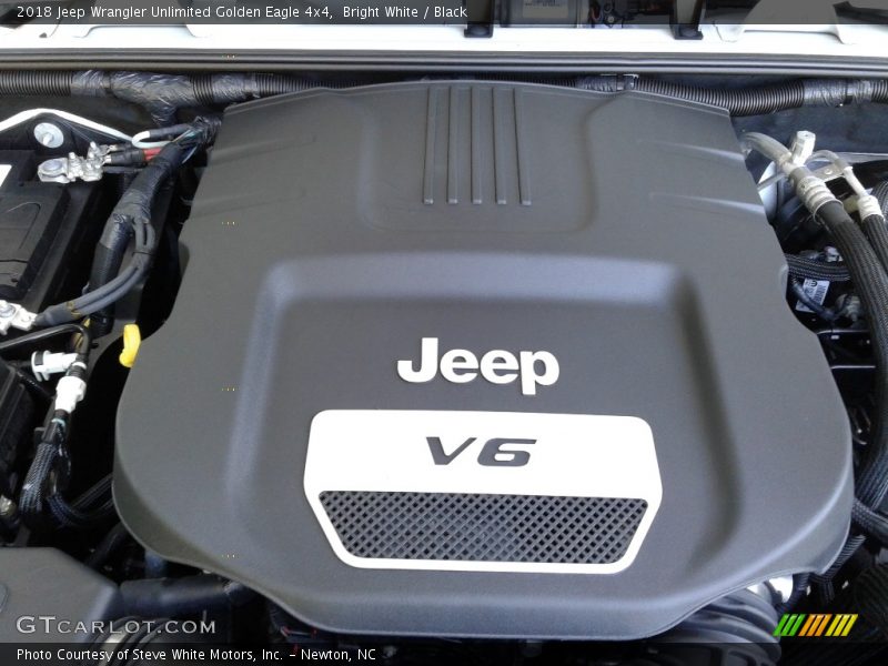 Bright White / Black 2018 Jeep Wrangler Unlimited Golden Eagle 4x4