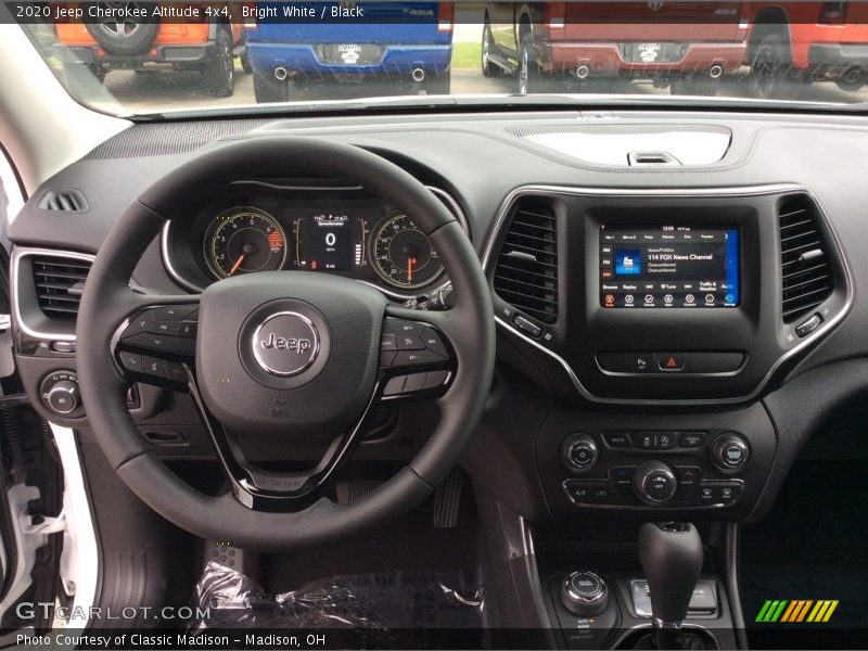 Bright White / Black 2020 Jeep Cherokee Altitude 4x4
