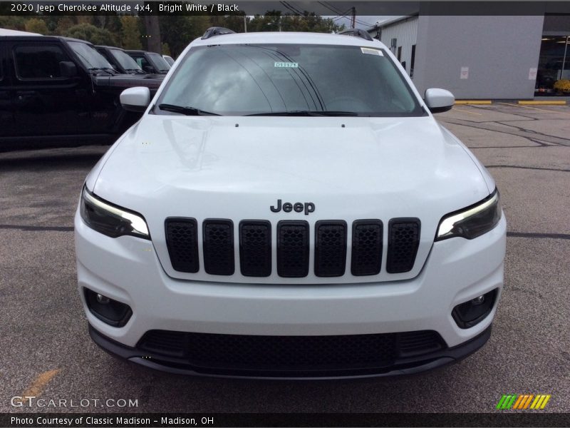 Bright White / Black 2020 Jeep Cherokee Altitude 4x4