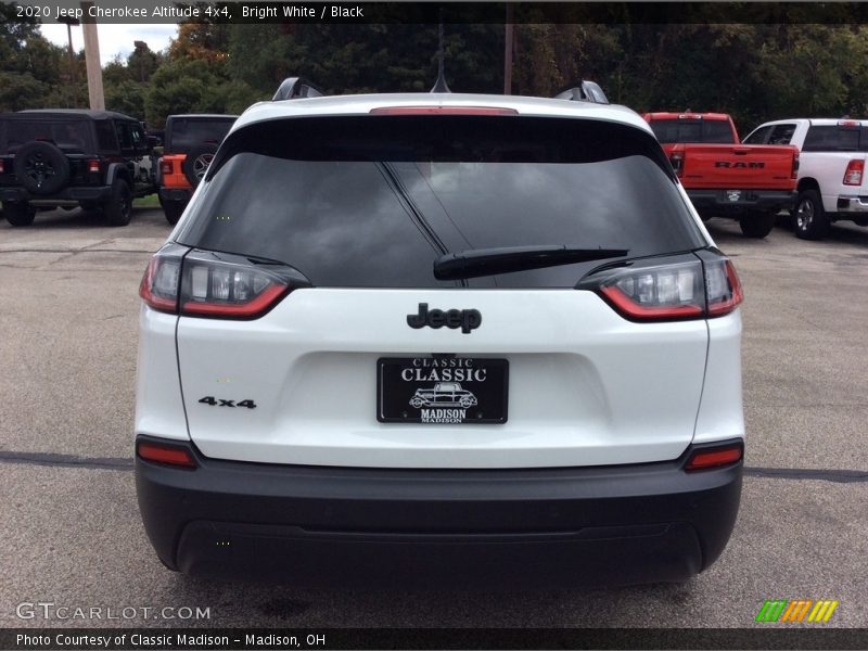 Bright White / Black 2020 Jeep Cherokee Altitude 4x4