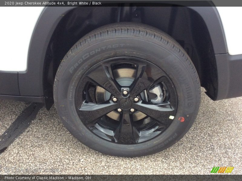 Bright White / Black 2020 Jeep Cherokee Altitude 4x4