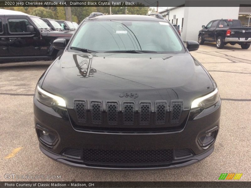 Diamond Black Crystal Pearl / Black 2020 Jeep Cherokee Altitude 4x4