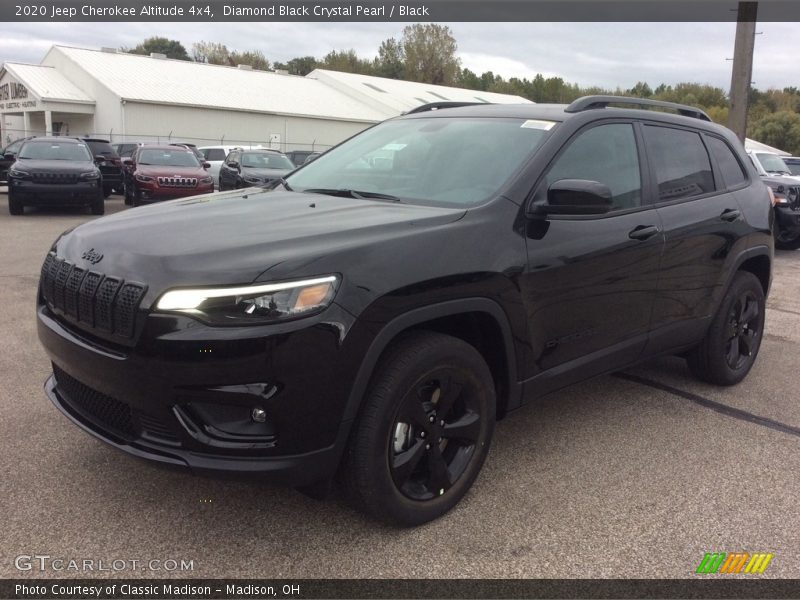 Diamond Black Crystal Pearl / Black 2020 Jeep Cherokee Altitude 4x4
